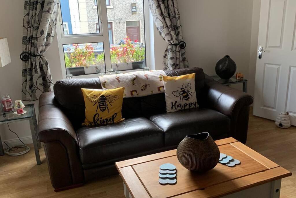 Bumblebee Cottage Donegal Town Extérieur photo