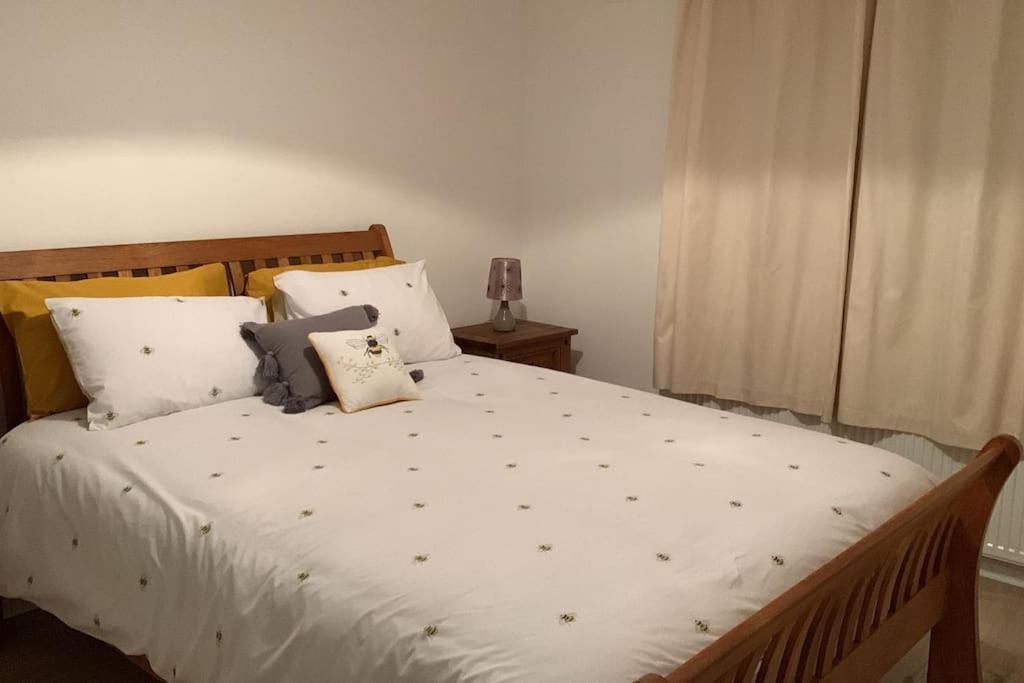 Bumblebee Cottage Donegal Town Extérieur photo