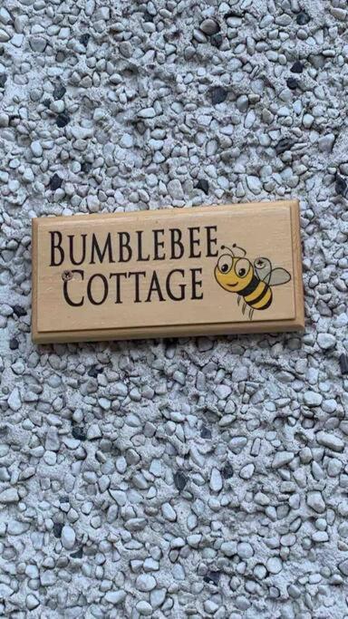 Bumblebee Cottage Donegal Town Extérieur photo