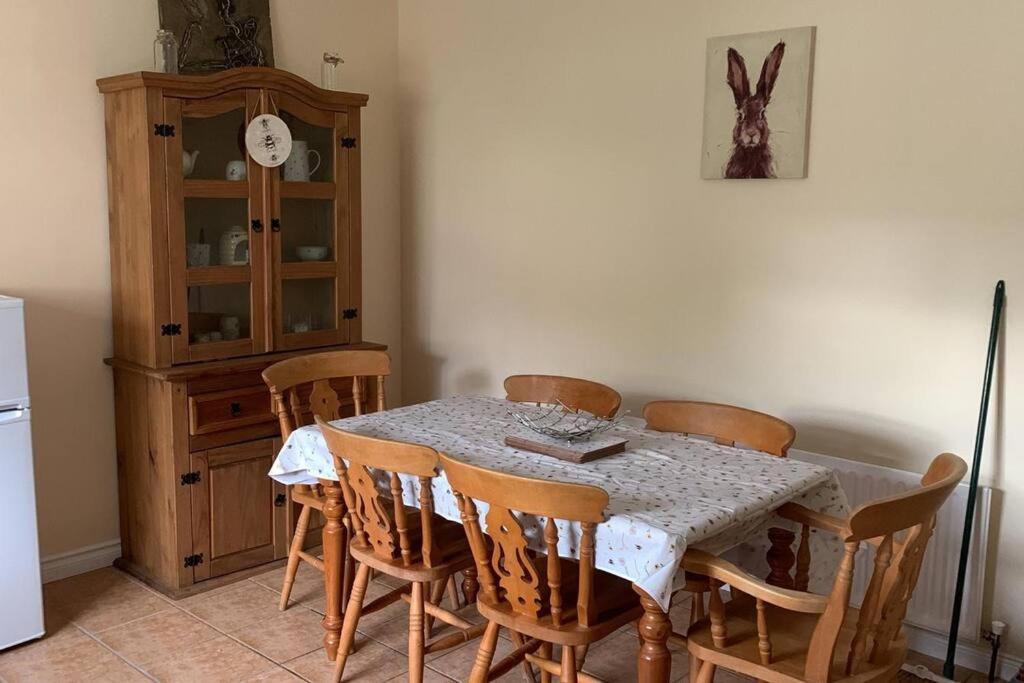 Bumblebee Cottage Donegal Town Extérieur photo