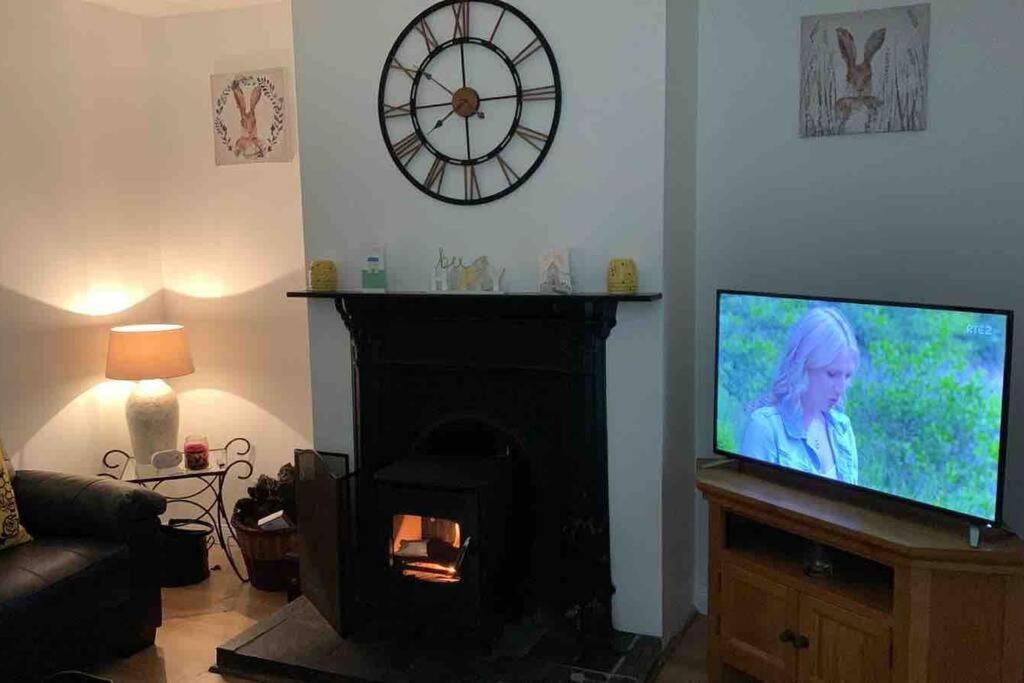 Bumblebee Cottage Donegal Town Extérieur photo