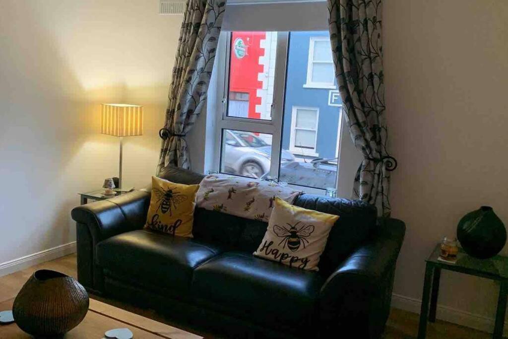 Bumblebee Cottage Donegal Town Extérieur photo